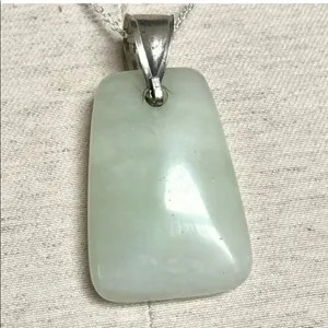 Green chalcedony pendant necklace thumbnail 5