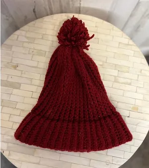 Red beanie Red thumbnail 1