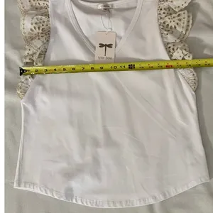 Tyler Boe Flutter Sleeve shirt size‎ medium thumbnail 3