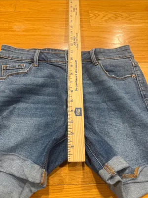Old Navy button fly Jean shorts size 6 . thumbnail 4