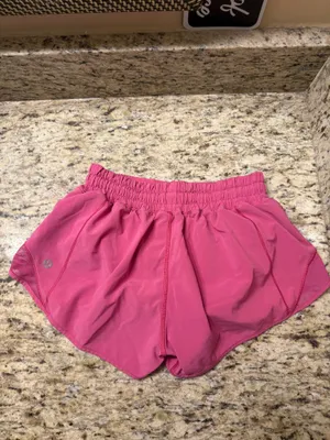 Sonic pink Lululemon hotty hot shorts 2.5 size 4 low rise thumbnail 2