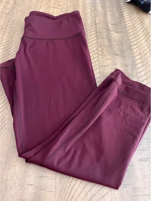 Lululemon OG Wunder Under Cropped Leggings Burgundy Berry Red Size 6 thumbnail 1