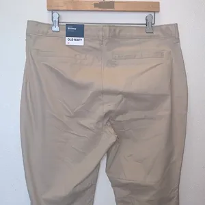 NWT Old Navy High Rise Skinny Full Length Khaki Pants 18 Adjustable Waist thumbnail 6