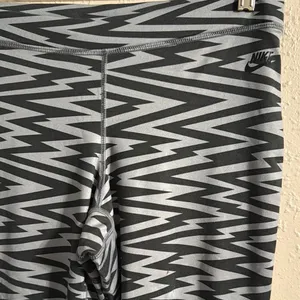 Nike Black and Gray Patterned Leggings thumbnail 3
