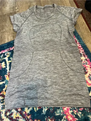 Lululemon swiftly Women's Gray Active Short-Sleeve Tunic Top thumbnail 4