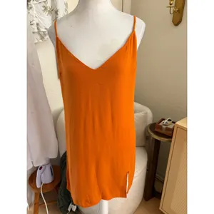 Reformation Marlowe mini dress In Orange‎ Size Large Side Slit thumbnail 2