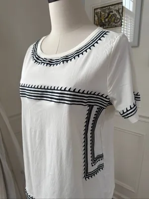 Mindy Mae’s Market & Ampersand White Navy Embroidered Top S M thumbnail 4