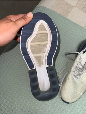 Nike Women's Air Max 270 sneakers sjze 8 thumbnail 3