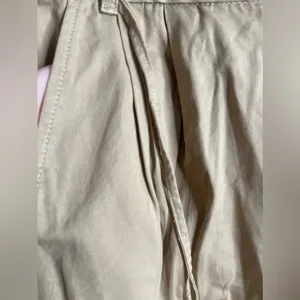 Nwt gap khaki cargo pants size 4 thumbnail 3
