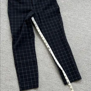 Old Navy Women’s Black Windowpanel Pixie High Rise Pants thumbnail 7