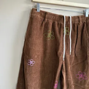 Urban Outfitters 70s BDG Embroidered Flower Corduroy Pants S Brown Womens Cotton thumbnail 2