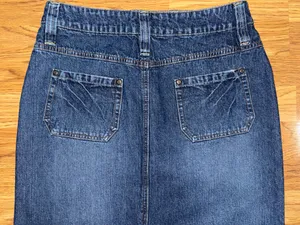 Cato Long Denim Skirt Women’s Size 6 Dark Wash Distressed Raw Hem Fringe Slit thumbnail 8