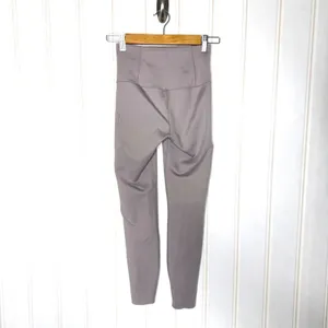 Vuori Evolve Zipped Legging Womens Uplift Leggings Soft Pewter Small thumbnail 8