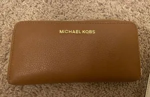 Michael Kors Wallet thumbnail 1