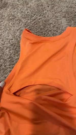 Lululemon Tank thumbnail 3