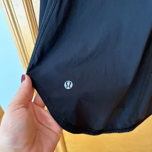 Lululemon Mesh Racerback Tank Top Women S/M Black Keyhole Cutout Activewear thumbnail 3