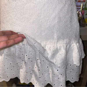 Zara 90s vintage girly whimsical white lace tiered eyelet mini skirt w/ ruffles thumbnail 4