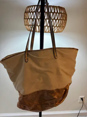 PINK Victoria's Secret Cream Canvas Tote with Rose Gold Metallic Base thumbnail 4