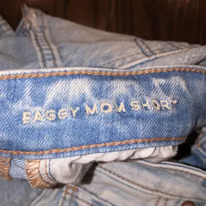 American eagle outfitters baggy MOM shorts distressed size 4 thumbnail 4