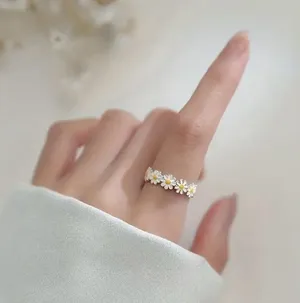 Daisy Adorable Ladies Adjustable  Ring Size 5-9 thumbnail 2