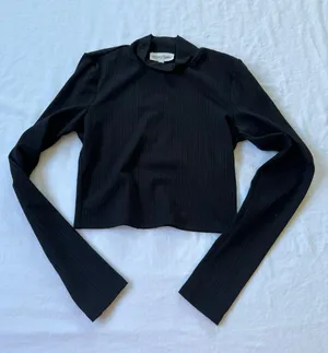 Revolve BLACK TOP XS thumbnail 1