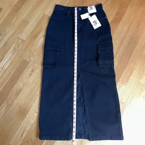 Sincerely Jules Women’s Black Denim Cargo Maxi Skirt Size 5/26 NWT thumbnail 8