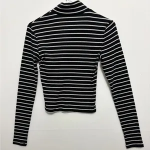 The Oct Tee Collection Size S Striped Mock Neck Zip Front Long Sleeve Top(A343)✨ thumbnail 5