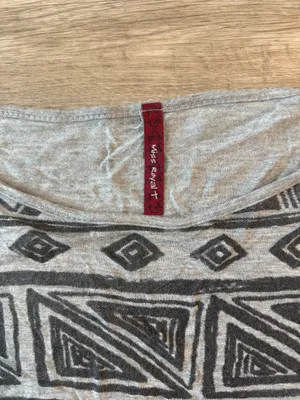 Vintage Miss Royal T Fringe Hem Aztec Geo Print Crop Top in Gray, Size Small thumbnail 3