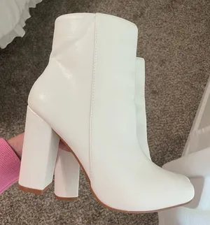 Pretty Little Thing NWOT white booties thumbnail 1