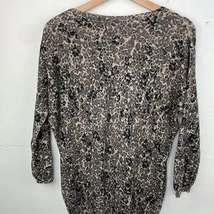 Aritzia Wilfred Balzac Leopard print light sweater size Medium thumbnail 6