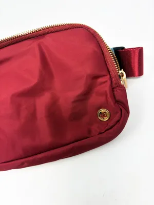 NWT Wantable Nylon Cozytober Crossbody Belt Bag in Burgundy thumbnail 2