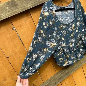American eagle blue floral cropped babydoll top size medium‎ thumbnail 4
