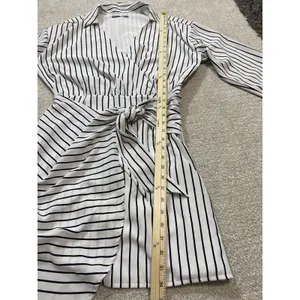 Abercrombie & Fitch White and Black Striped Wrap Mini Dress Size MT thumbnail 16