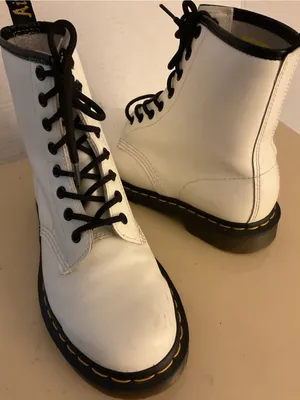 Dr. Martens women White Leather Lace-Up Combat Boots US 7 thumbnail 4