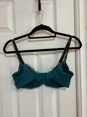 Victoria's Secret Bra thumbnail 2