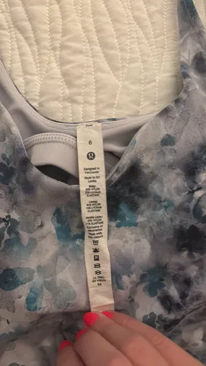 lululemon alin tank top  thumbnail 4