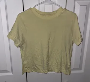 Yellow tee shirt thumbnail 1