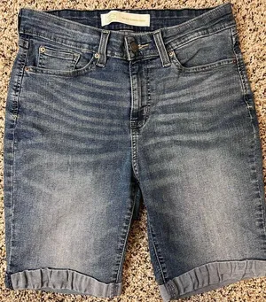 Women Levi’s mid rise Bermuda shorts thumbnail 1