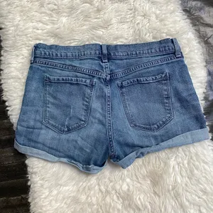 Old Navy Medium Wash Distressed Boyfriend Denim Jean Shorts Casual Normcore thumbnail 5