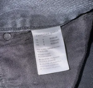 American Eagle Mom Jeans thumbnail 4