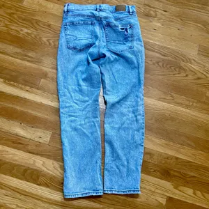 American Eagle Super High-Rise Ankle Straight Jeans, Size 4 thumbnail 4