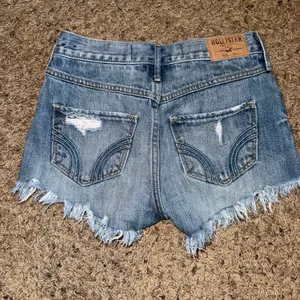 Hollister Light Blue Women's Jean Shorts Size 00 thumbnail 2