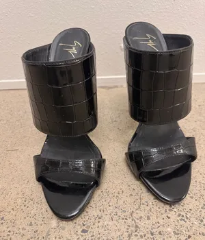 Women’s Giuseppe Zanotti Coline Black Croc Embosssd Heeled Mules Sz 8.5US/39EU thumbnail 1