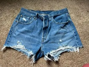 Levi's 501 High-Waisted Shorts thumbnail 1