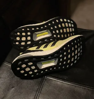 Adidas Womens Sz 9.5 Ultraboost thumbnail 4