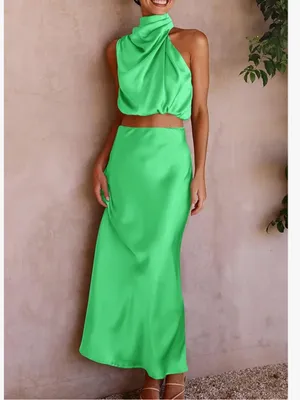 High-Waist Green Maxi Skirt Set with Draped Halter Top thumbnail 3