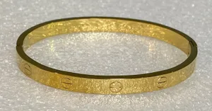 Gold Bangle Bracelet Women 18k Gold Plated Engraved Minimalist Modern NWOT thumbnail 1