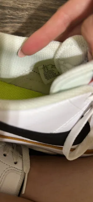 Nike Shoes  thumbnail 2