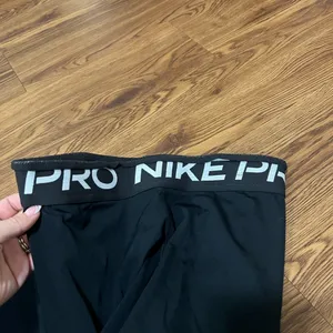 FLAWED Nike Black Leggings Size Small thumbnail 3