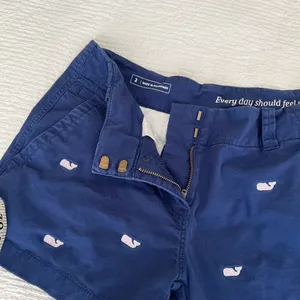 Vineyard Vines navy shorts embroidered whales 2 thumbnail 5